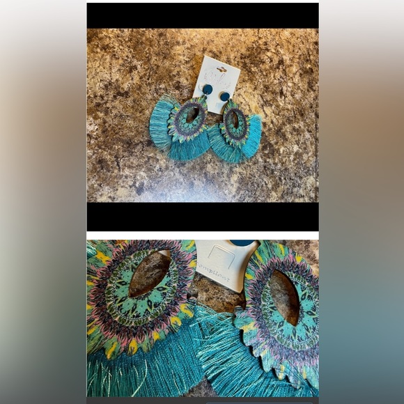 NWT statement, peacock inspired fashion earrings - Picture 6 of 10